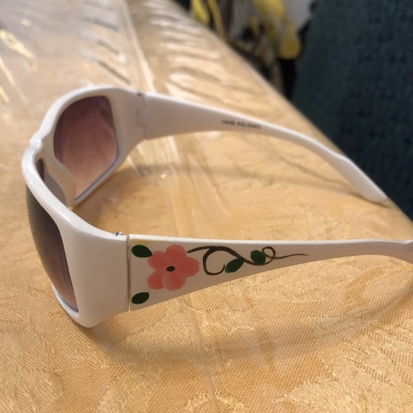 Accessories - Flower Hand Painted Sunglasses